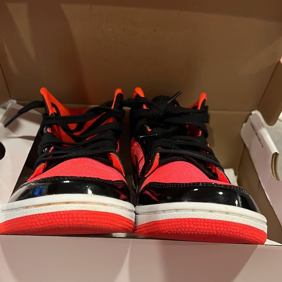 Womens Jordan 1 Retro. - Picture 9 of 9